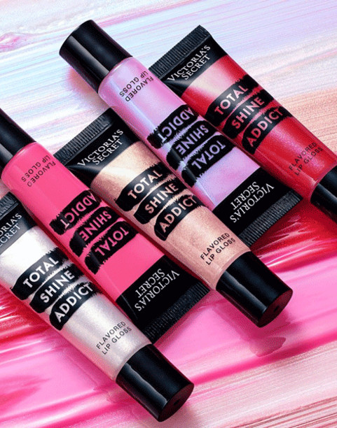 Блеск для губ Victoria's secret Total Shine Addict lip flavored gloss